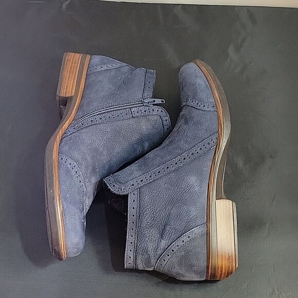 NAOT VELVET NUBUCK NEFASI WOMEN"S ANKLE ROUND TOE ZIP CLOSURE BOOTIES - Picture 8 of 16